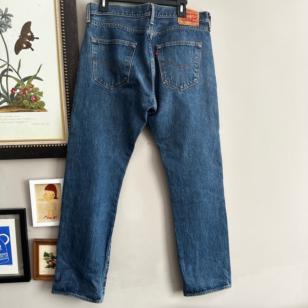 Men’s 501 Levi’s medium wash. Size 34 waist 30 long